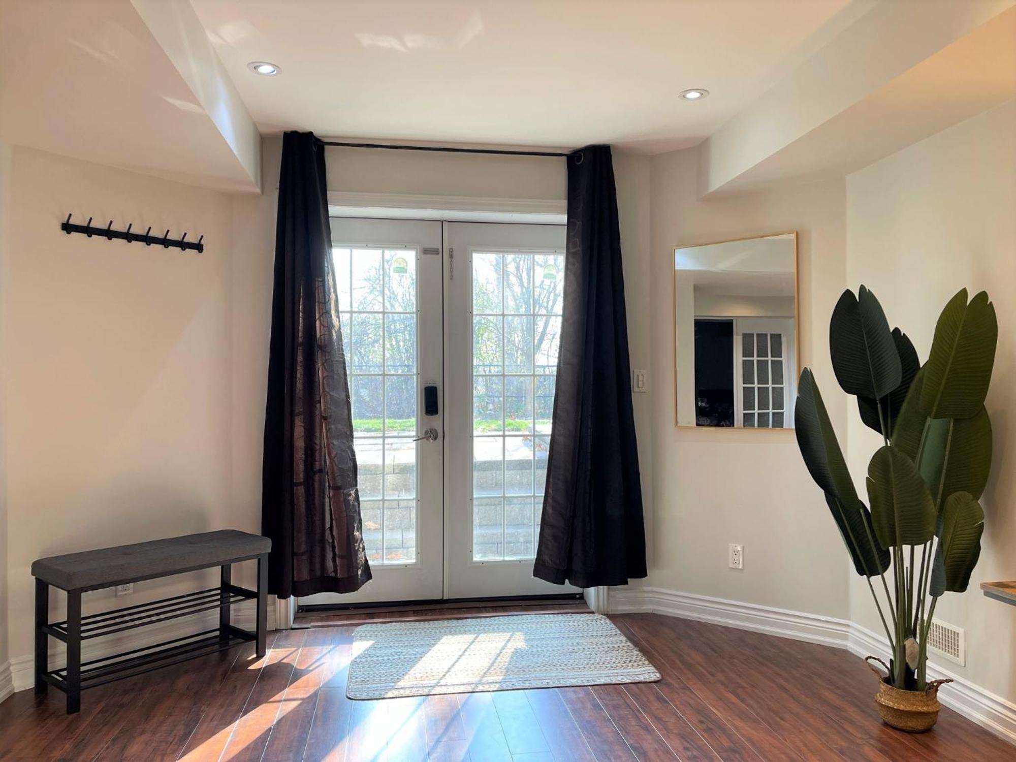 Cozy Lovely Ravine Facing Suite. Mississauga Bagian luar foto