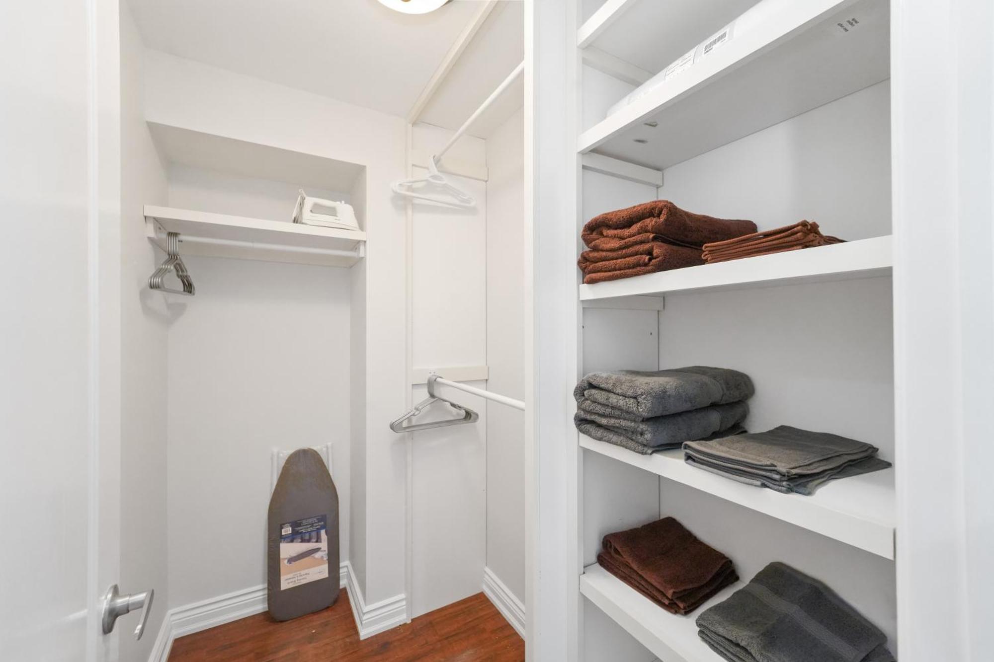 Cozy Lovely Ravine Facing Suite. Mississauga Bagian luar foto