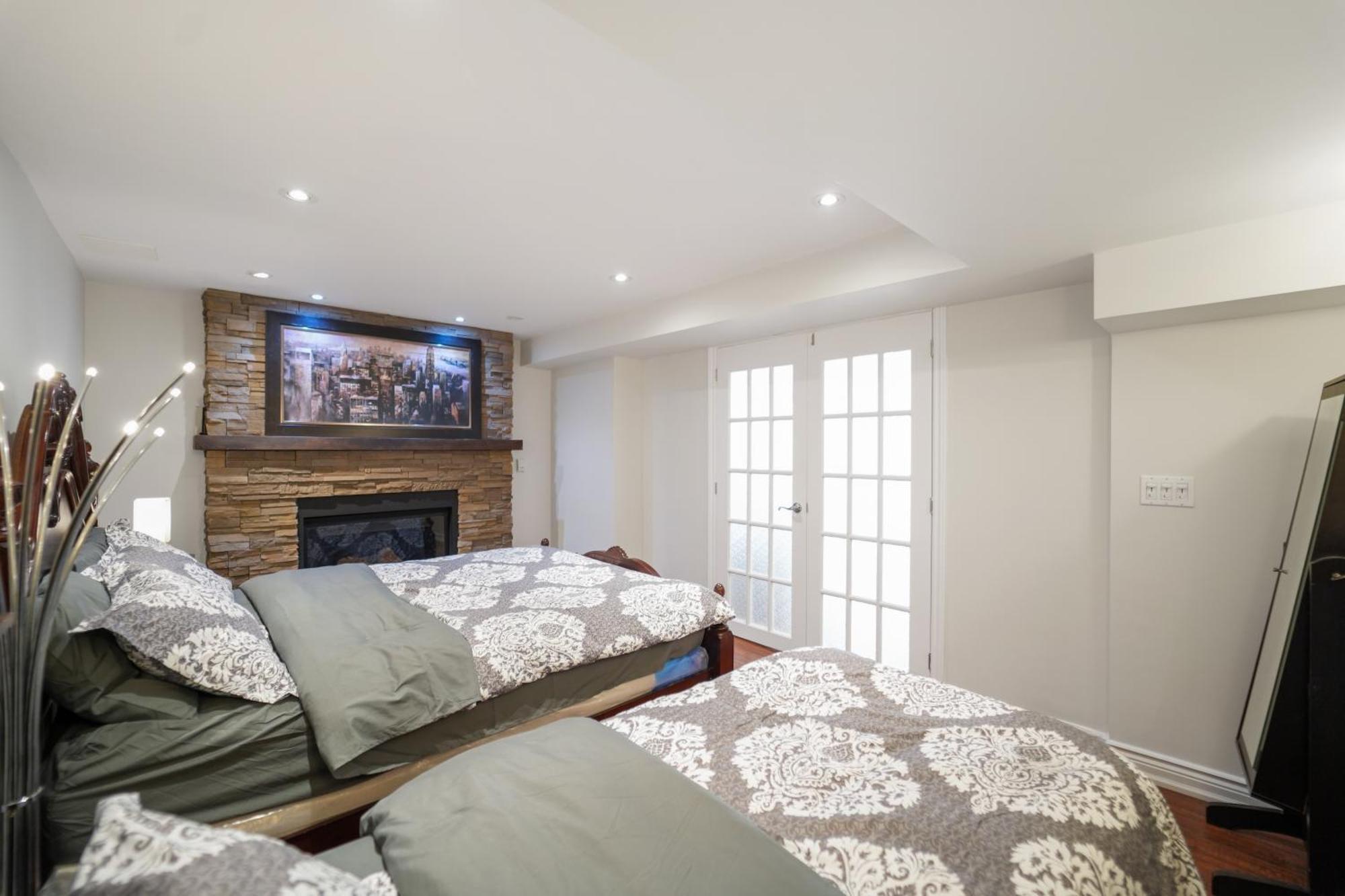 Cozy Lovely Ravine Facing Suite. Mississauga Bagian luar foto