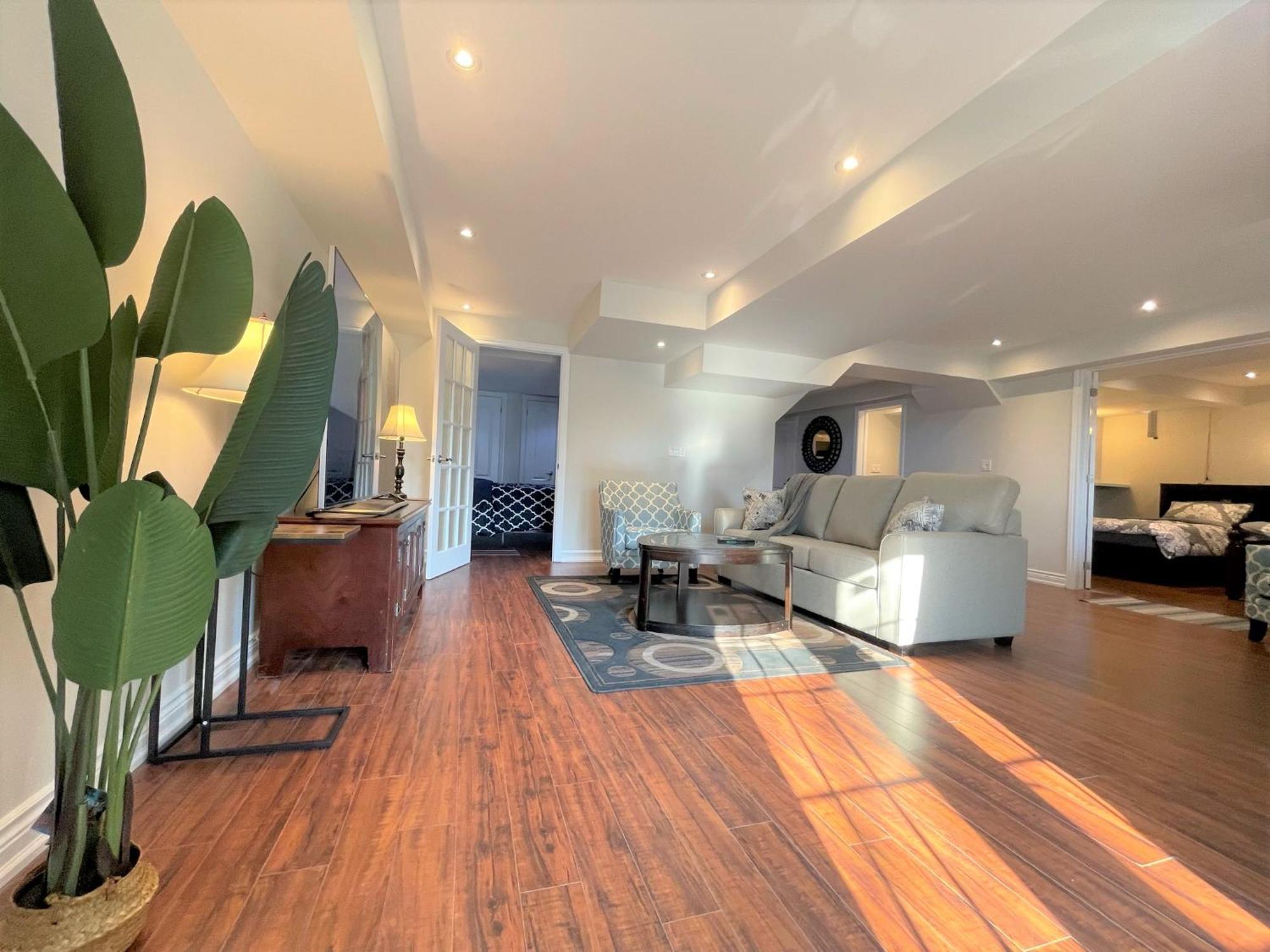 Cozy Lovely Ravine Facing Suite. Mississauga Bagian luar foto